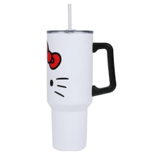 🎄🎀 Hello Kitty Tumbler - Picture 2 of 6